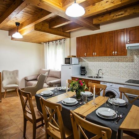 El Campo Mateo Apartamentos Onís Екстериор снимка