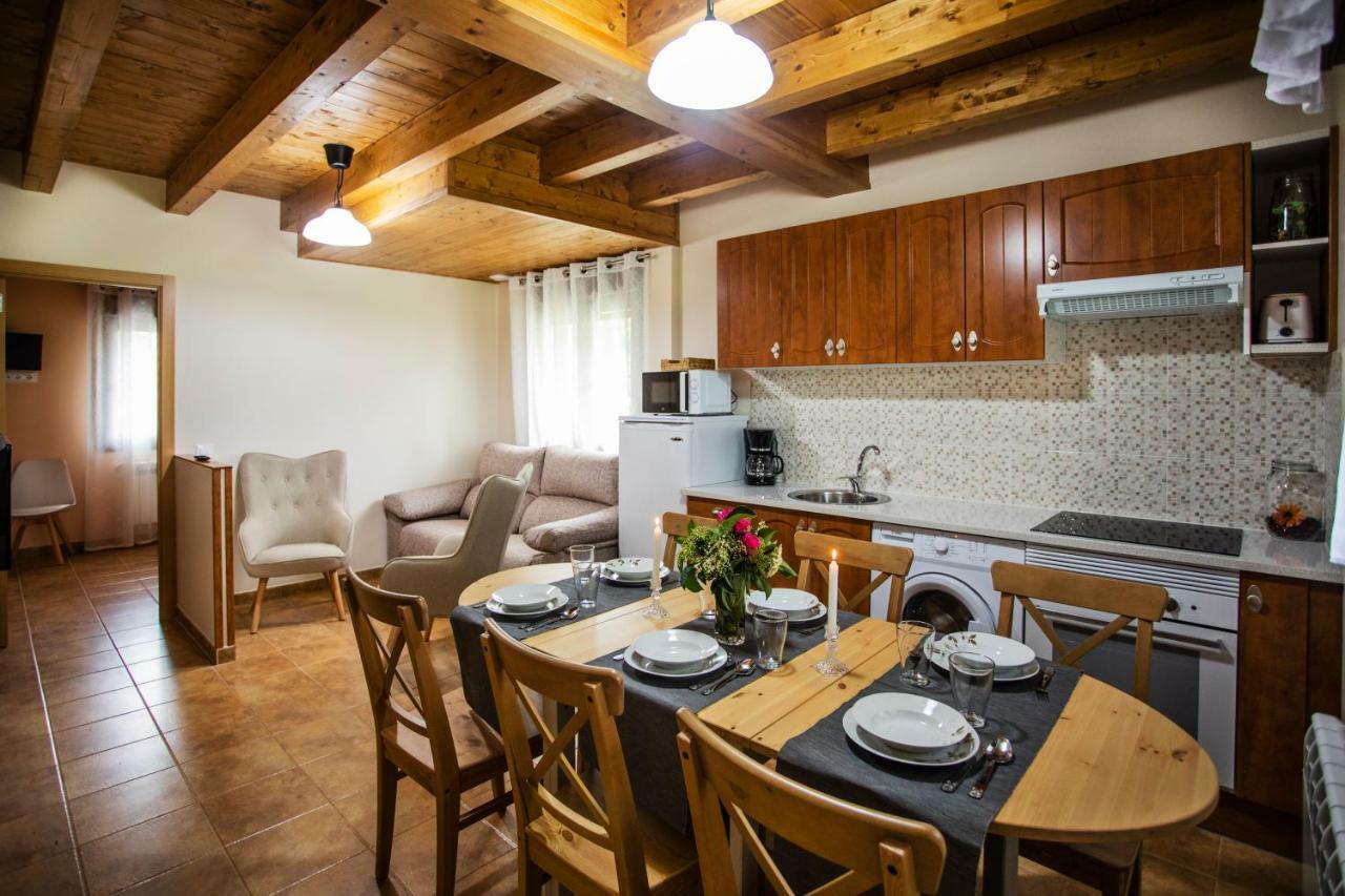 El Campo Mateo Apartamentos Onís Екстериор снимка