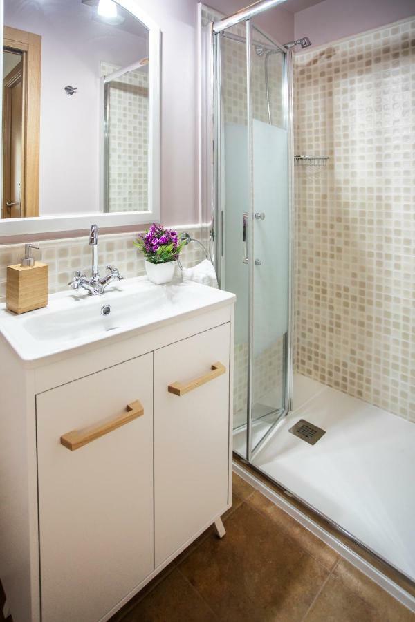 El Campo Mateo Apartamentos Onís Екстериор снимка