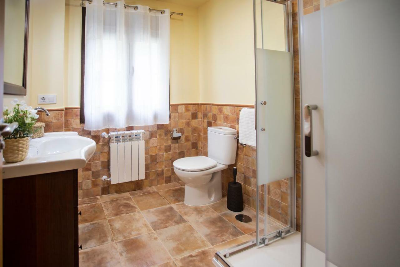 El Campo Mateo Apartamentos Onís Екстериор снимка
