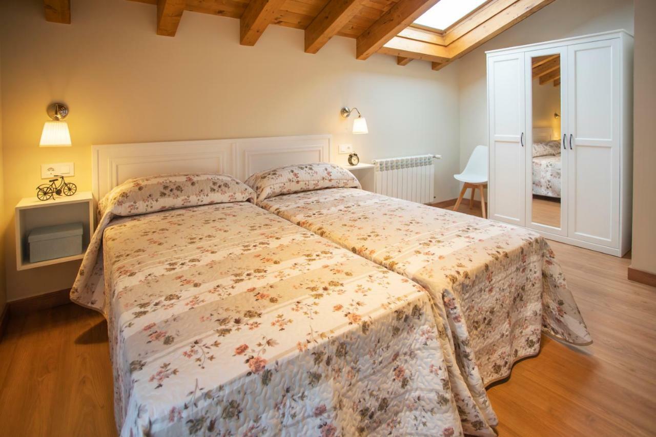 El Campo Mateo Apartamentos Onís Екстериор снимка