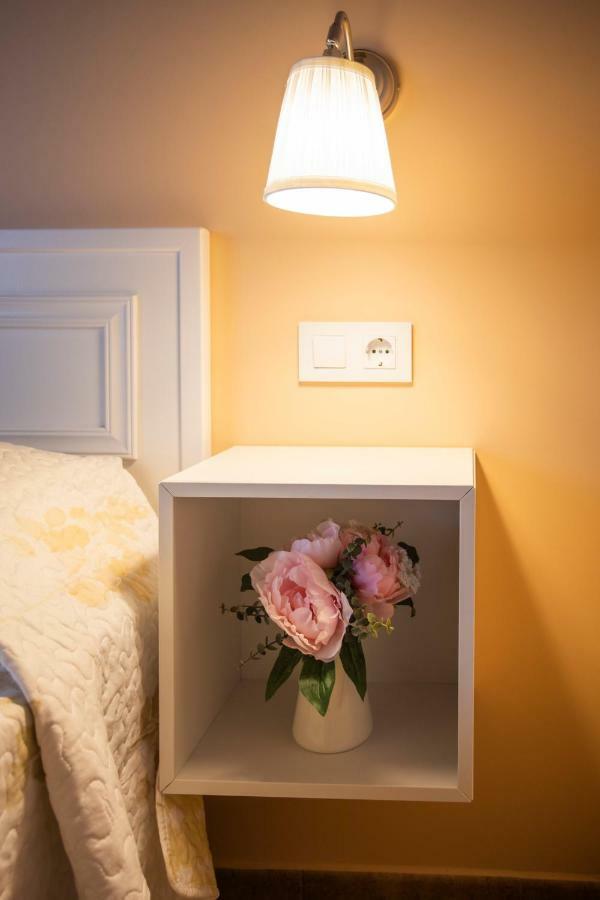 El Campo Mateo Apartamentos Onís Екстериор снимка